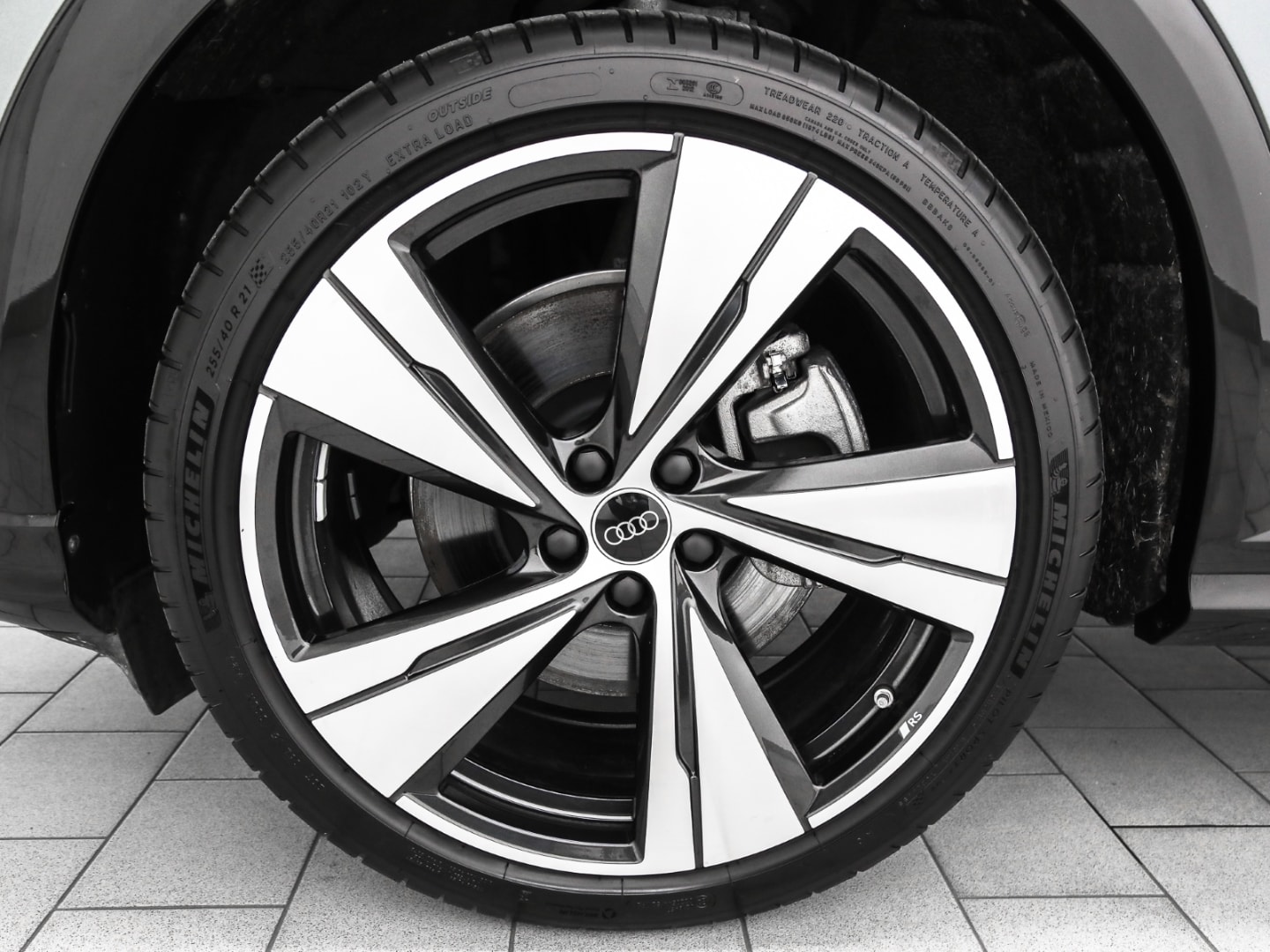 Bild über Audi Q5 SUV TDI quattro 150 kW S tronic - für weitere Informationen kontaktieren Sie den Audi Partner