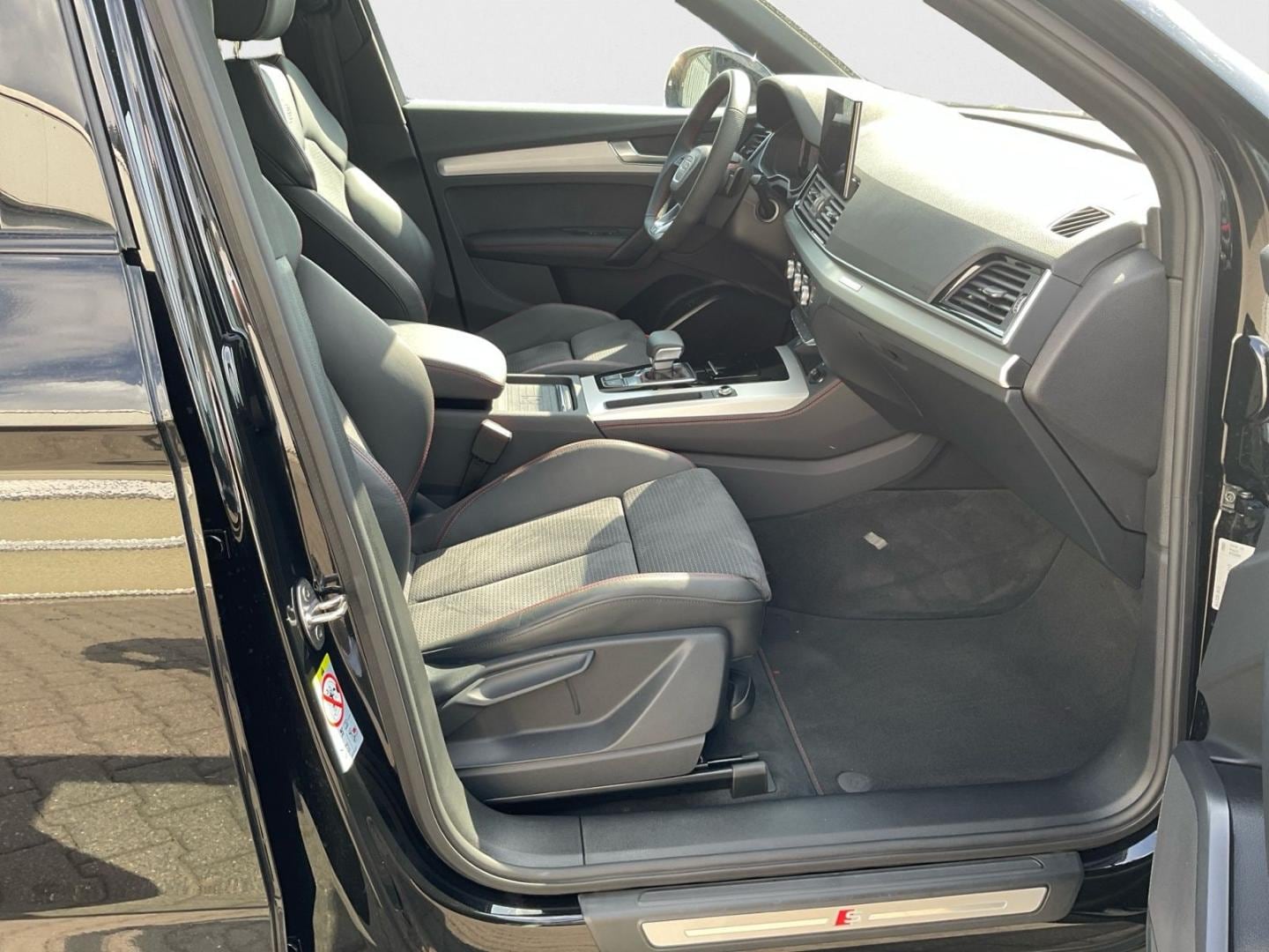 Bild über Audi Q5 40 TDI quattro 150 kW S tronic - für weitere Informationen kontaktieren Sie den Audi Partner