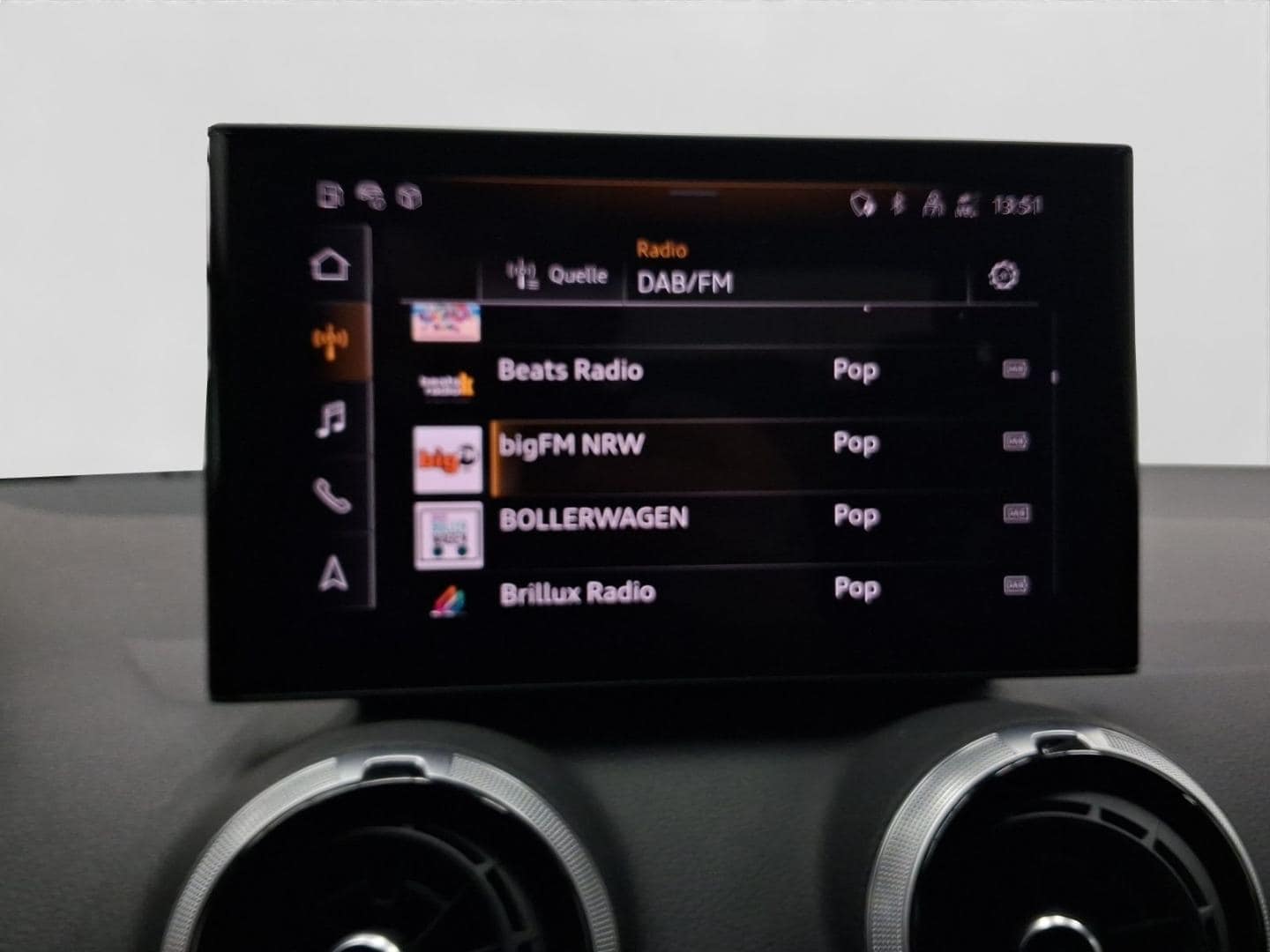 Bild über Audi Q2 S line 30 TFSI Schaltgetriebe - für weitere Informationen kontaktieren Sie den Audi Partner