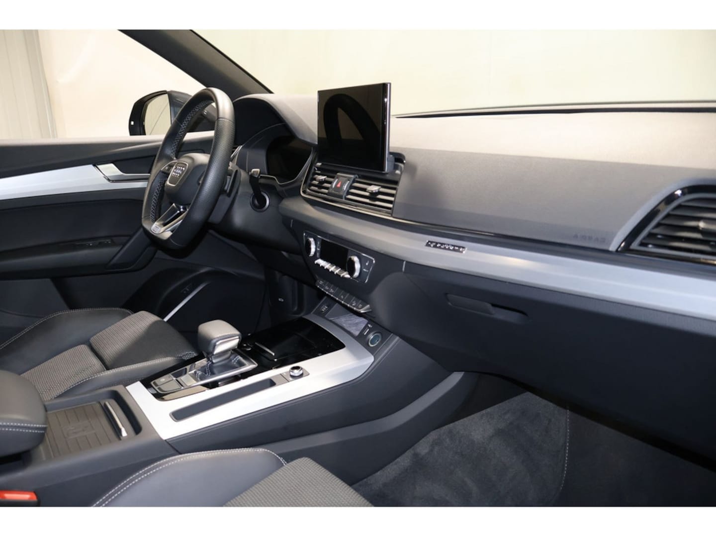 Bild über Audi Q5 Sportback 40 TFSI quattro S tronic - für weitere Informationen kontaktieren Sie den Audi Partner