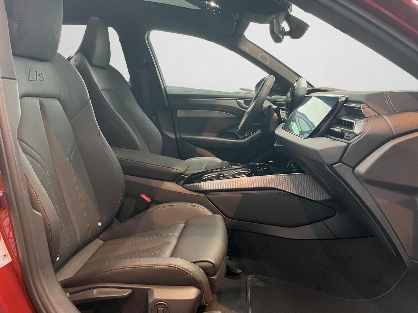 Bild über Audi A6 Avant TFSI quattro 270 kW S tronic - für weitere Informationen kontaktieren Sie den Audi Partner