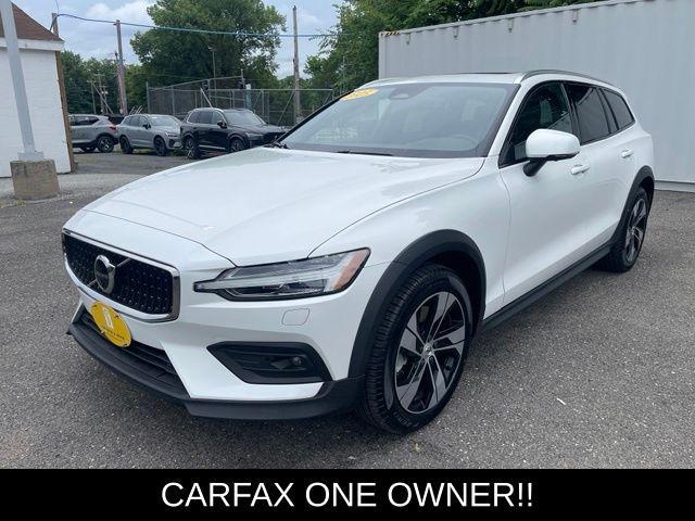 2025 Volvo V60 Cross Country