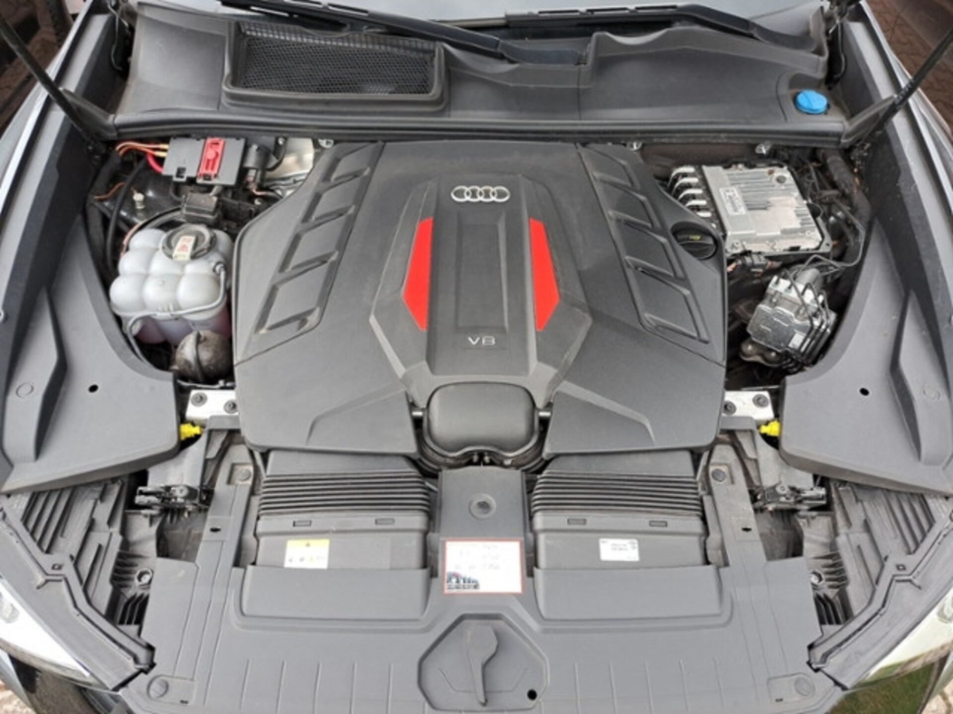 Audi SQ8 SUV