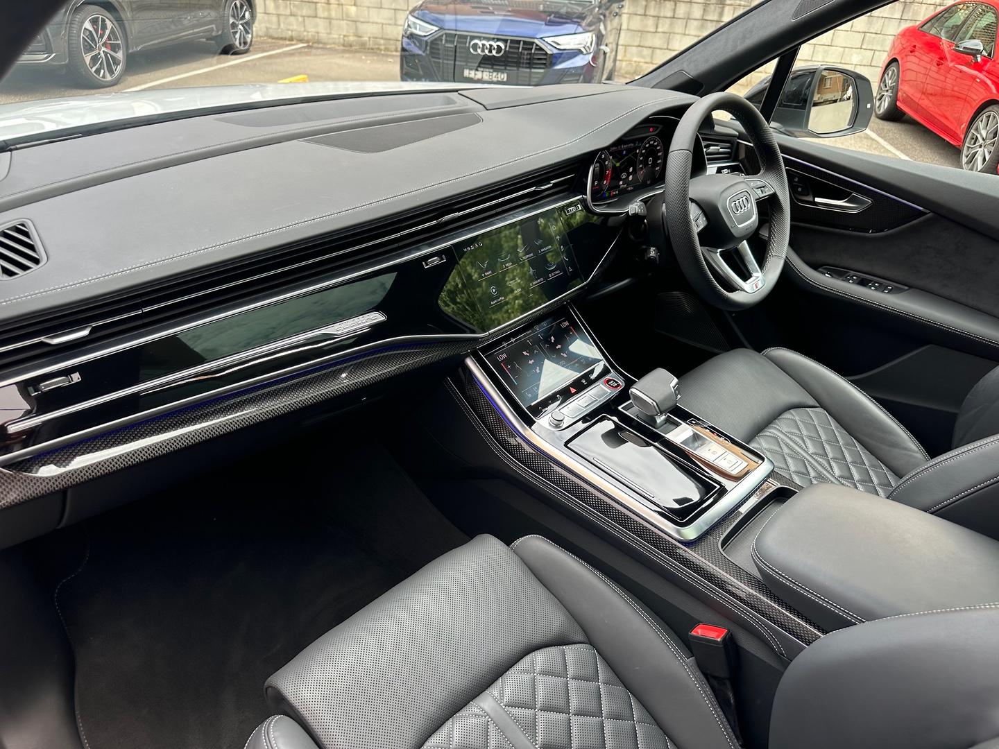 Image about Audi SQ7 TFSI quattro tiptronic