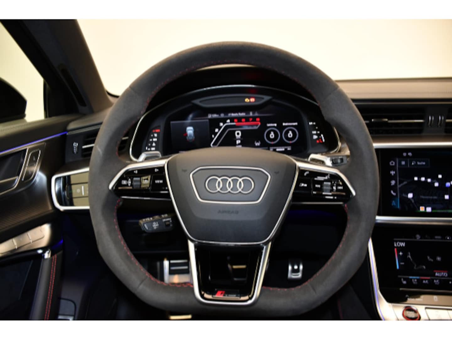 Bild über Audi RS 6 Avant TFSI quattro tiptronic - für weitere Informationen kontaktieren Sie den Audi Partner