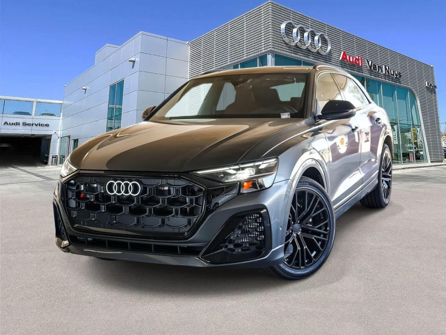 2026 Audi SQ8 Premium Plus quattro's photo