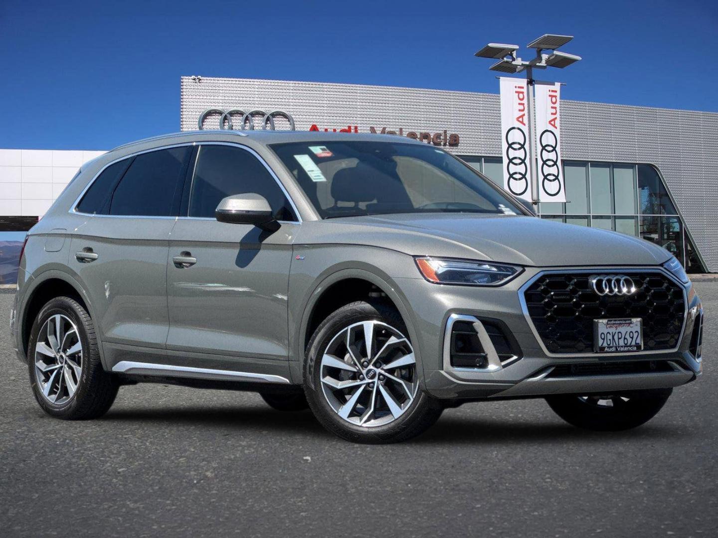 2023 Audi Q5 45 Premium Plus's photo