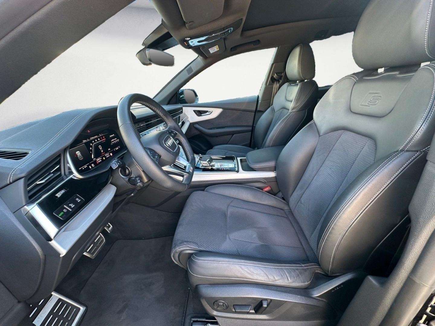 Bild über Audi SQ8 SUV TFSI quattro tiptronic - für weitere Informationen kontaktieren Sie den Audi Partner