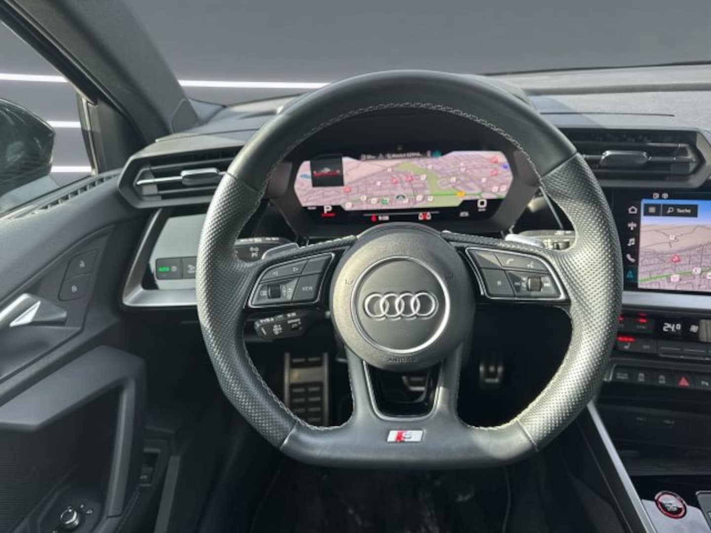 Bild über Audi S3 Limousine TFSI quattro S tronic - für weitere Informationen kontaktieren Sie den Audi Partner