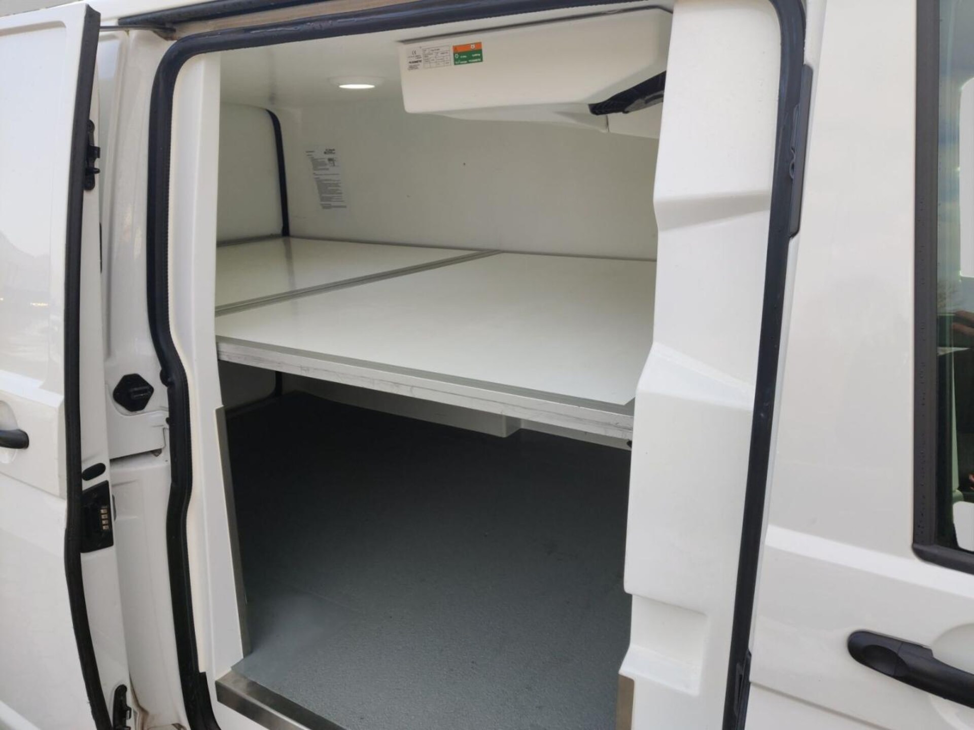 Volkswagen T6.1 Transporter Kasten kurzer Radstand