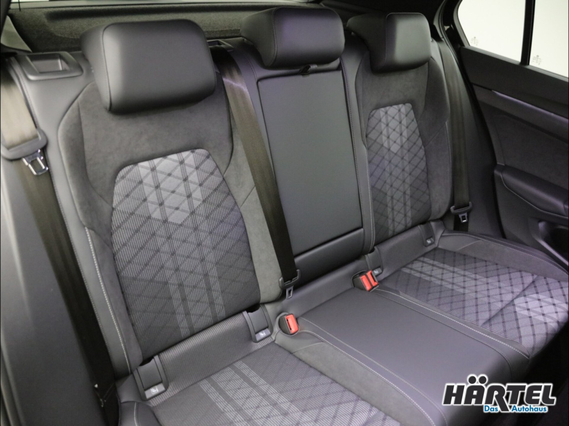 Volkswagen Golf R-Line