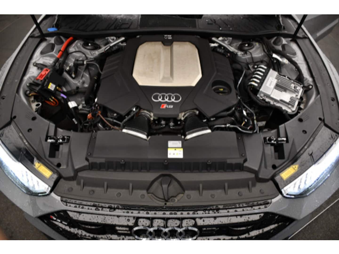 Bild über Audi RS 7 Sportback quattro tiptronic - für weitere Informationen kontaktieren Sie den Audi Partner