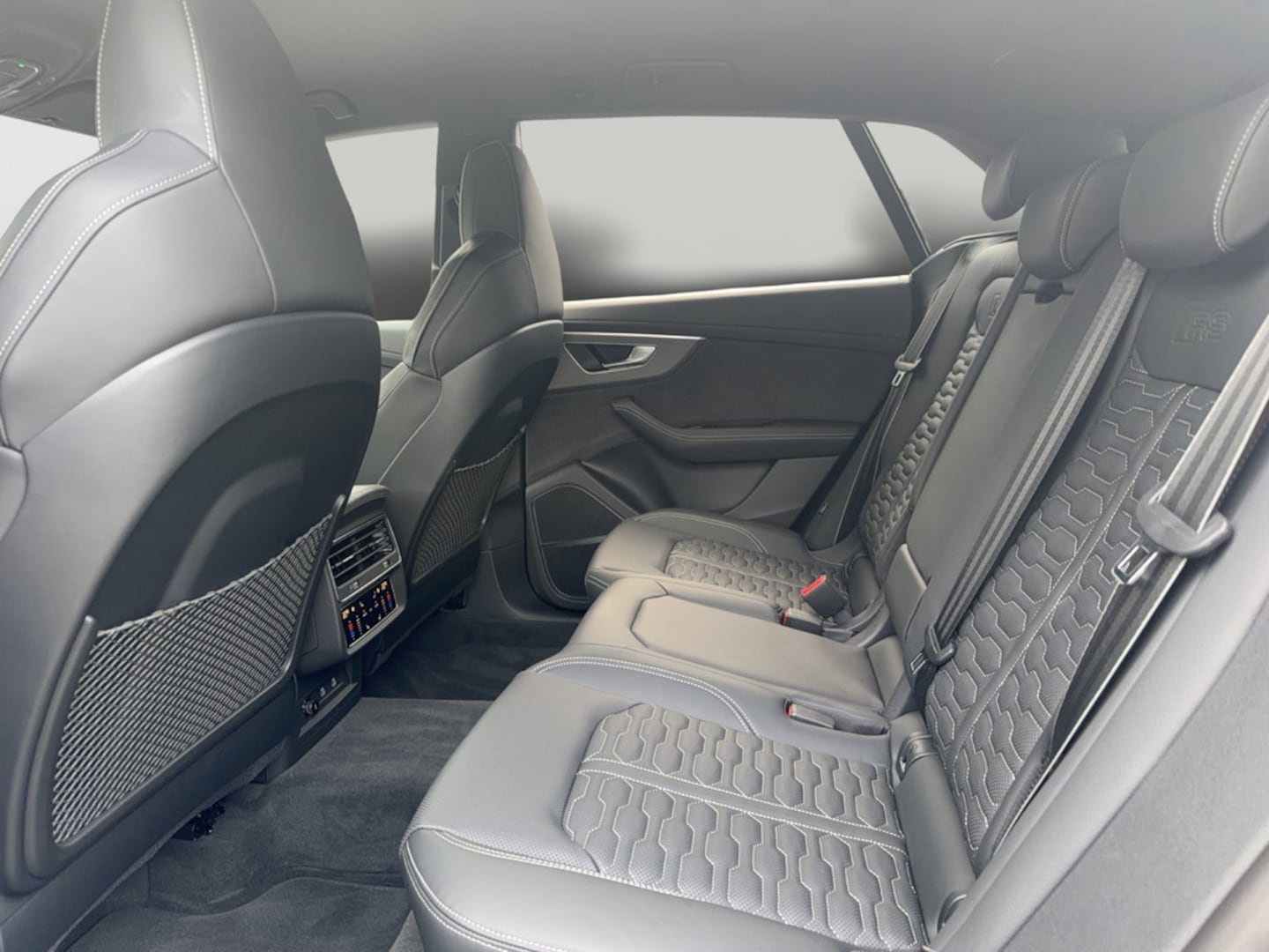 Bild über Audi RS Q8 SUV TFSI quattro 441 kW tiptronic - für weitere Informationen kontaktieren Sie den Audi Partner