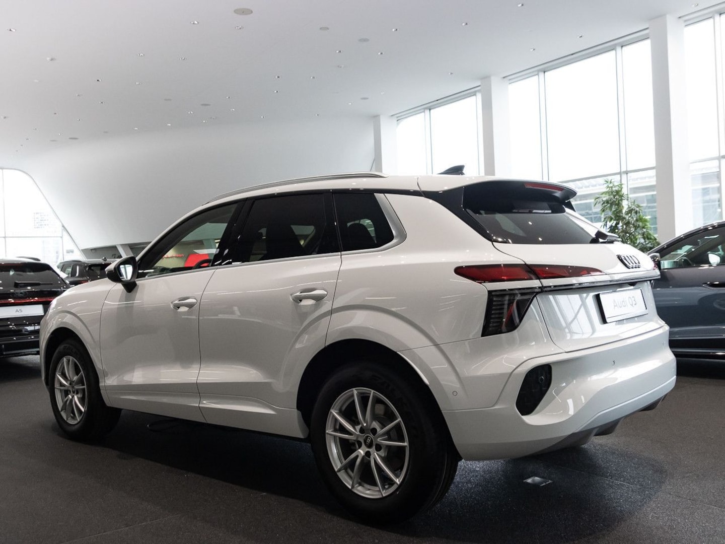 Bild über Audi Q3 SUV TFSI 110 kW S tronic - für weitere Informationen kontaktieren Sie den Audi Partner