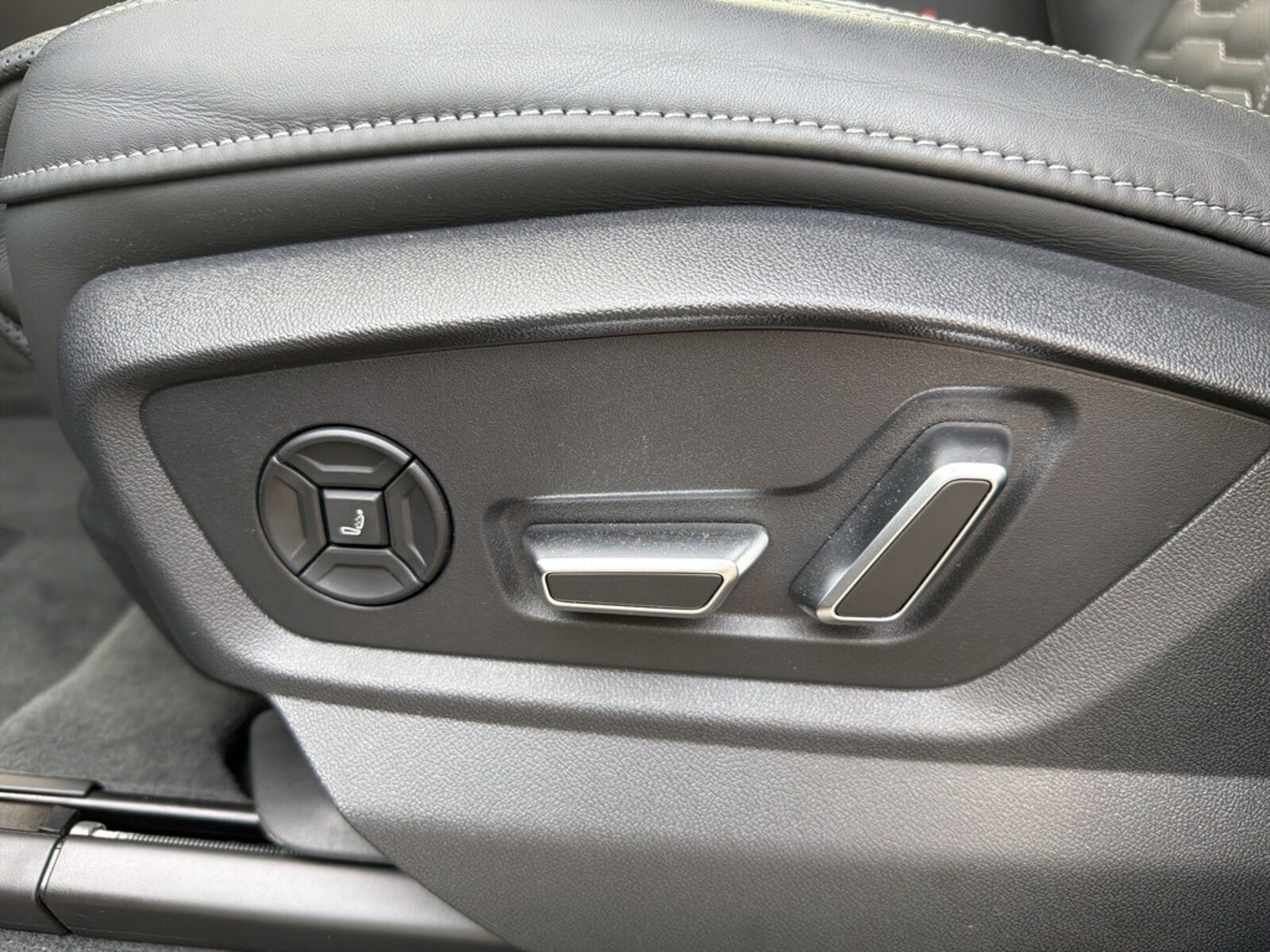 Audi RS Q8 – Bild 15