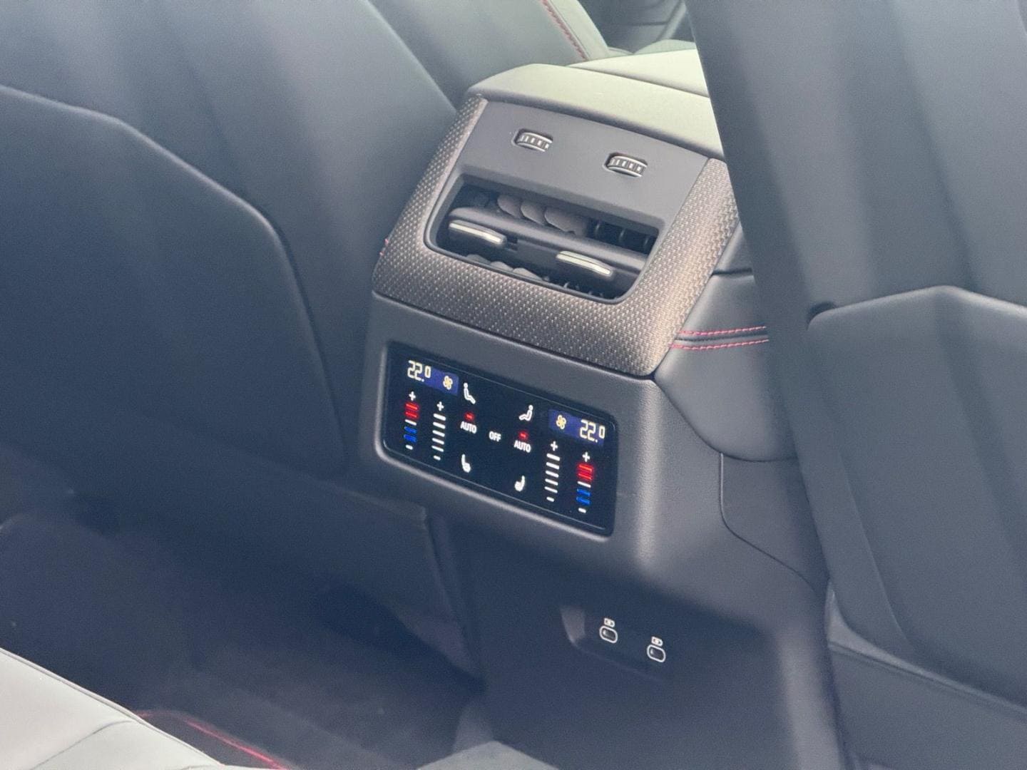 Bild über Audi Q7 SUV TDI quattro 220 kW tiptronic - für weitere Informationen kontaktieren Sie den Audi Partner