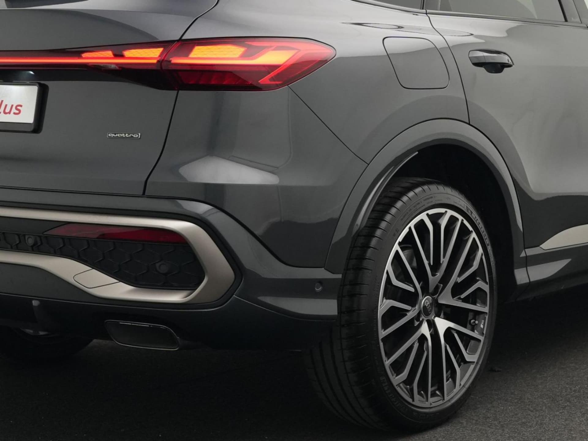 Audi Q5 Sportback edition one