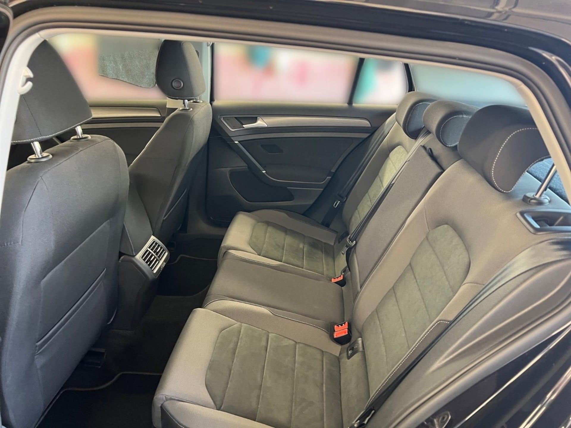 Volkswagen Golf R-Line