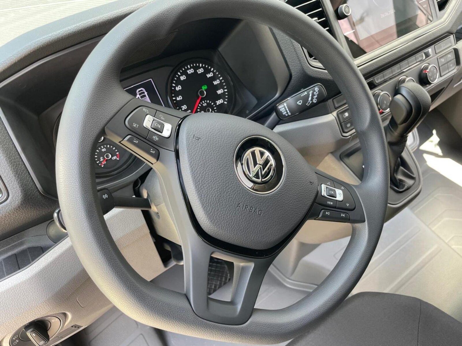 Volkswagen Crafter Kasten mittlerer Radstand – Bild 5