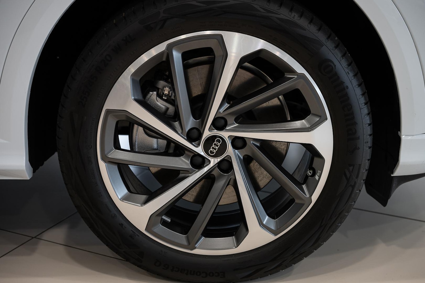 Image about Audi Q5 SUV TDI quattro 150 kW sport