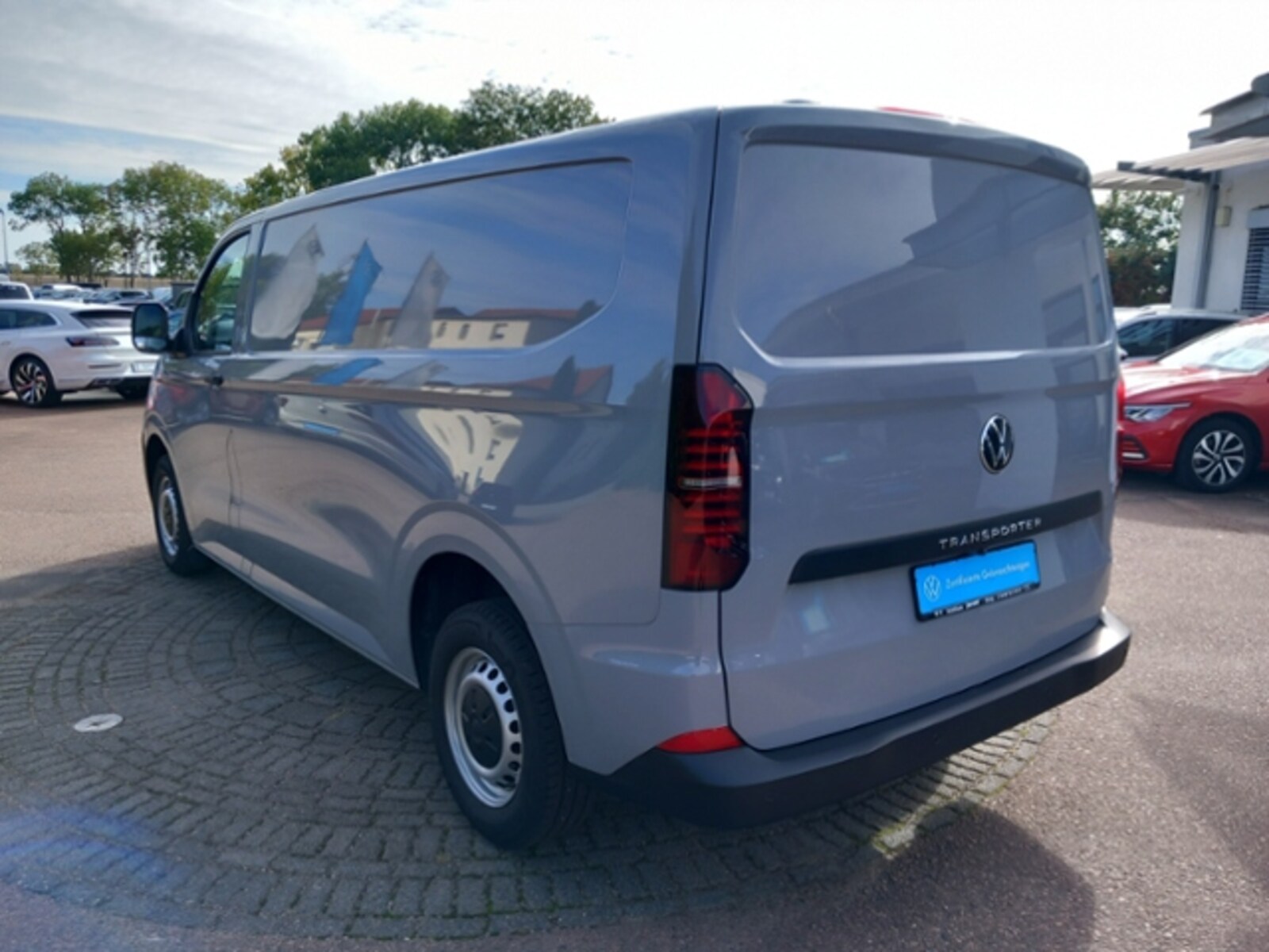 Volkswagen Transporter Kasten langer Radstand – Bild 3