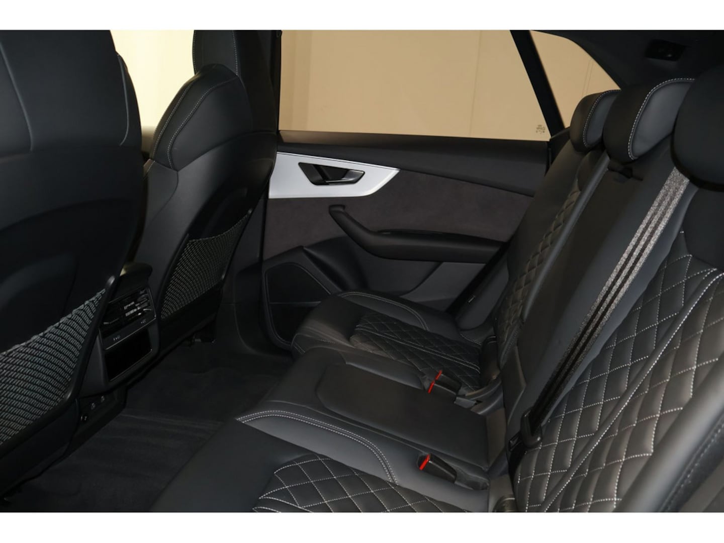 Bild über Audi Q8 SUV 50 TDI quattro tiptronic - für weitere Informationen kontaktieren Sie den Audi Partner