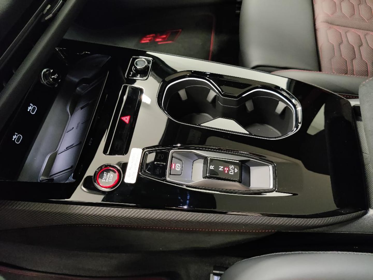 Bild über Audi RS 5 Limousine TFSI quattro 470 kW tiptronic - für weitere Informationen kontaktieren Sie den Audi Partner