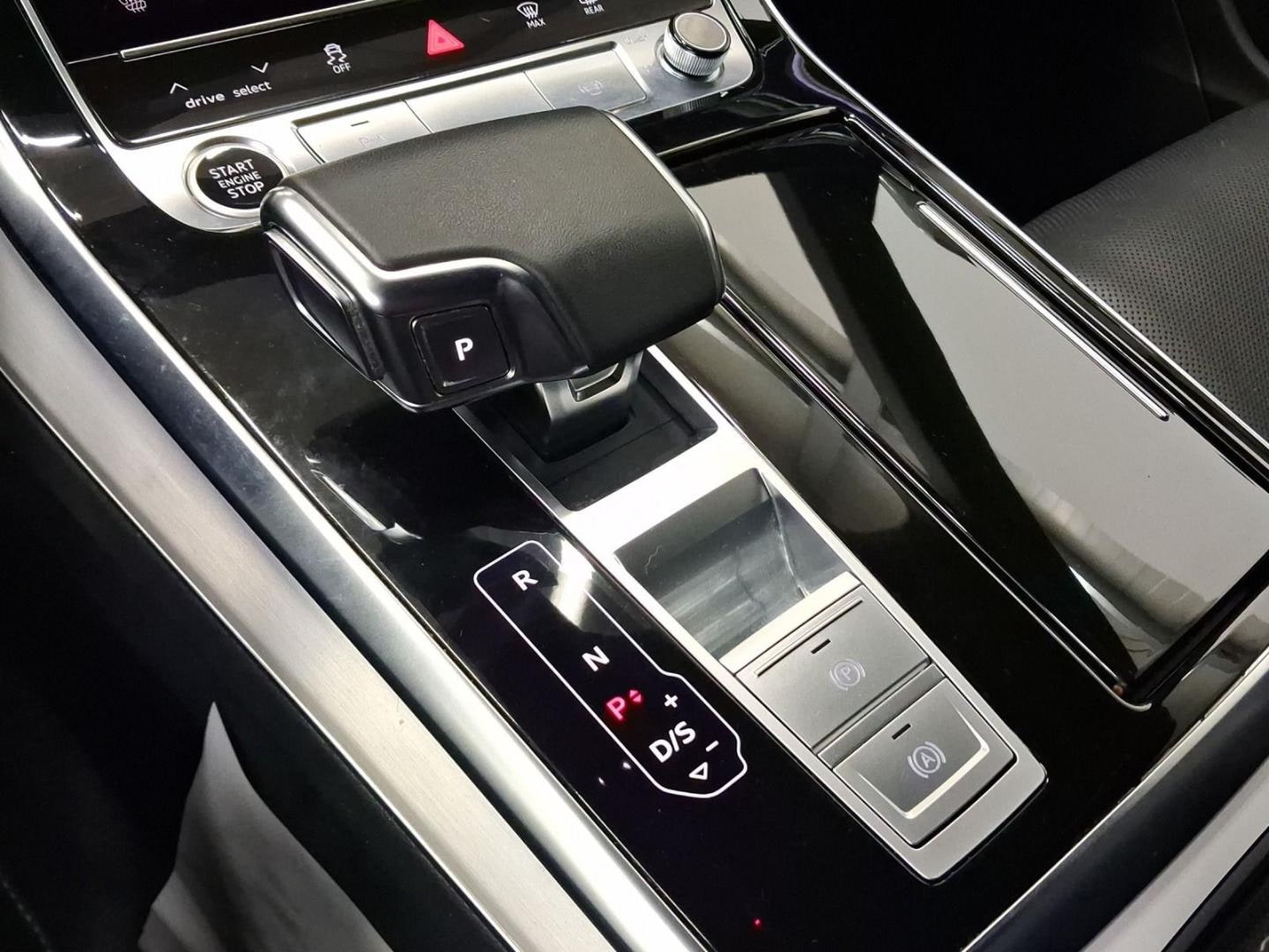 Bild über Audi Q8 50 TDI quattro tiptronic - für weitere Informationen kontaktieren Sie den Audi Partner