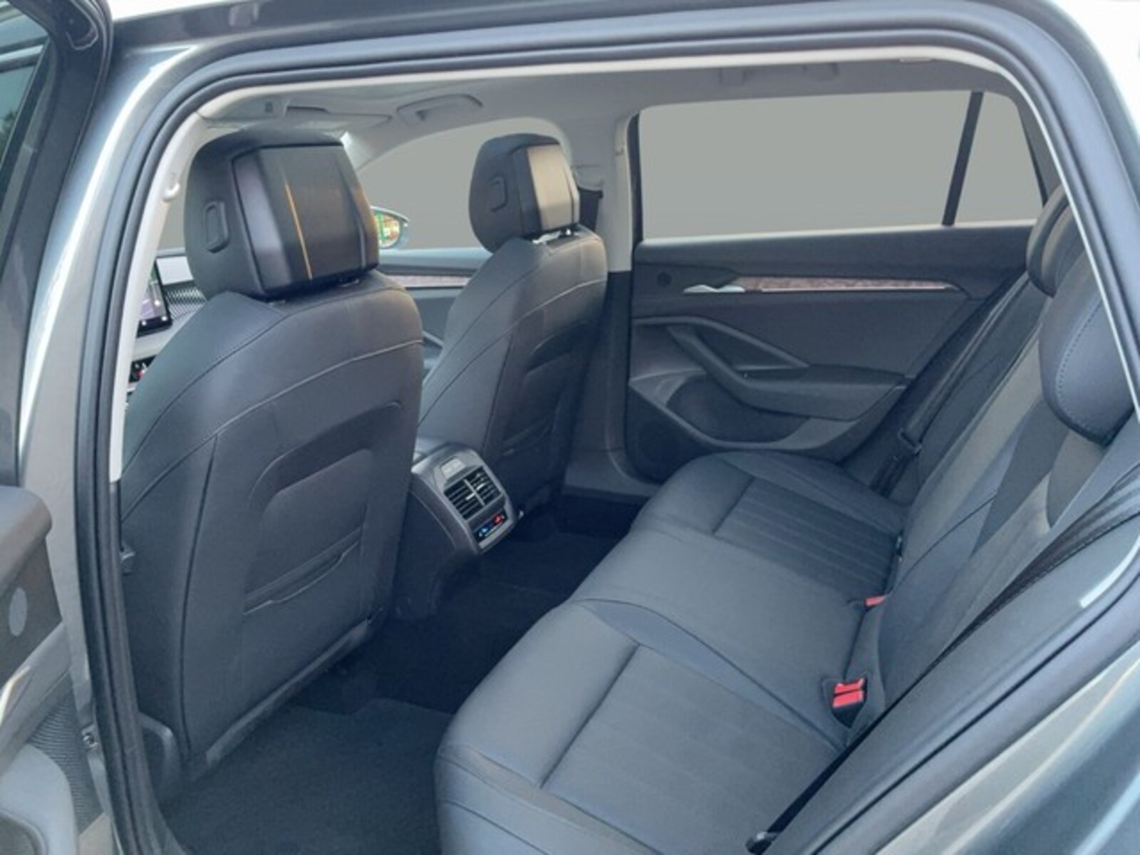Škoda Superb Combi – Bild 11