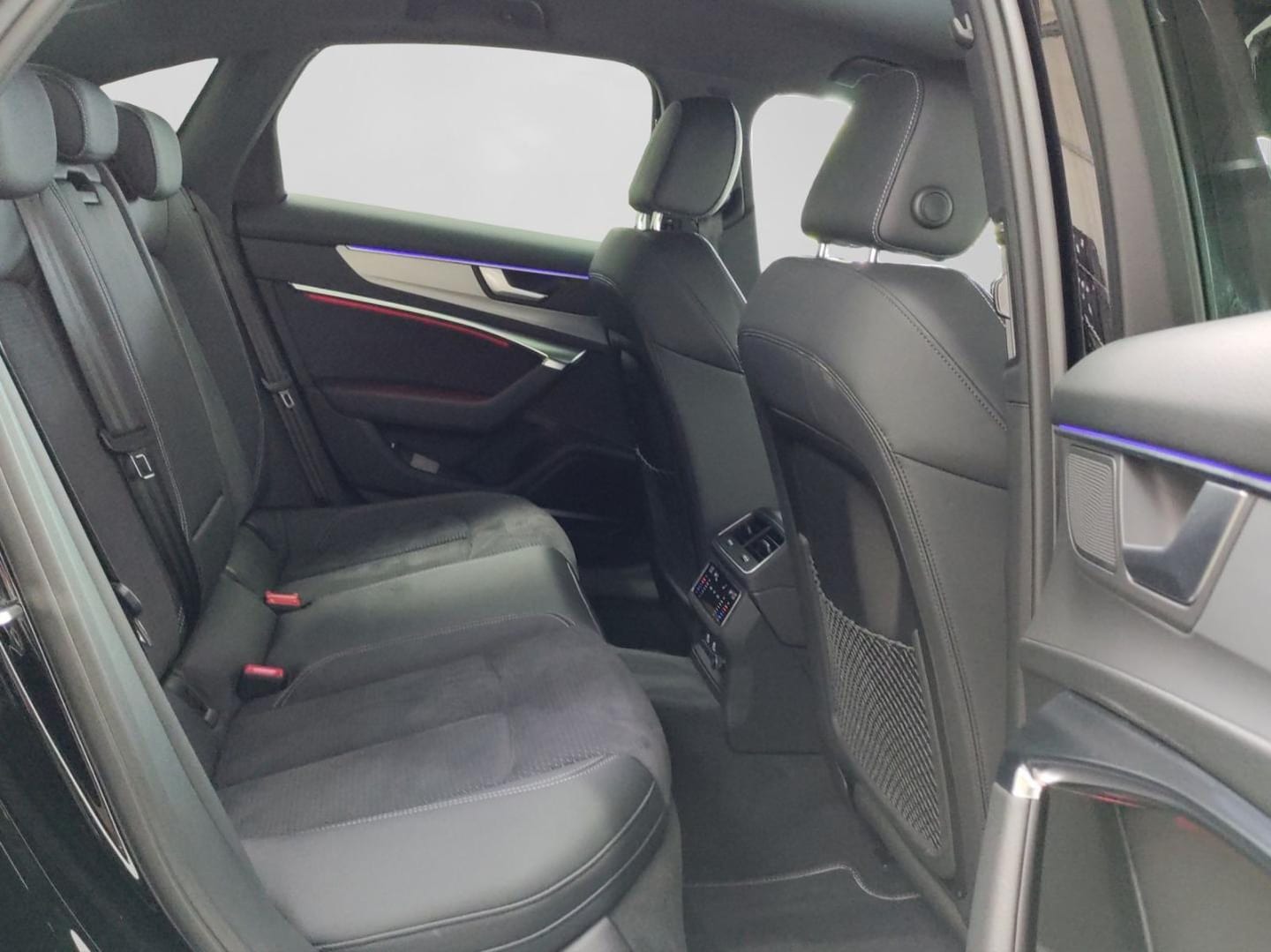 Bild über Audi S6 Limousine TDI quattro tiptronic - für weitere Informationen kontaktieren Sie den Audi Partner