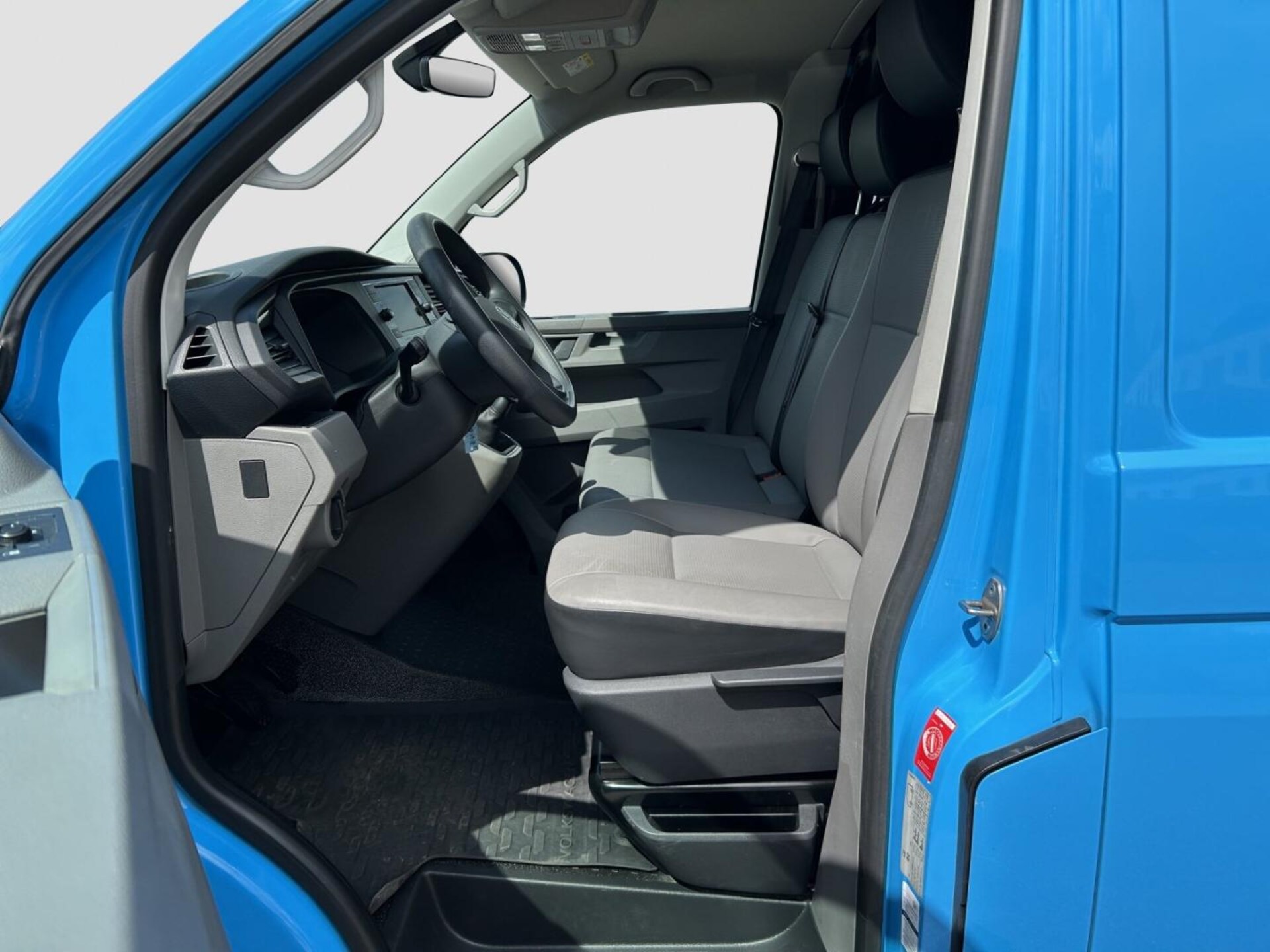 Volkswagen T6.1 Transporter Kasten langer Radstand