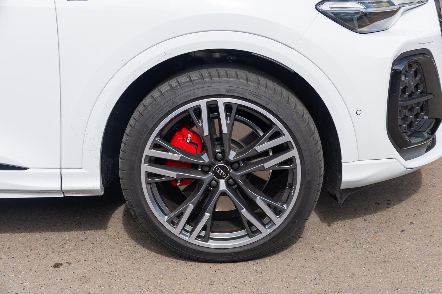 Image about Audi Q5 SUV e-hybrid quattro S tronic