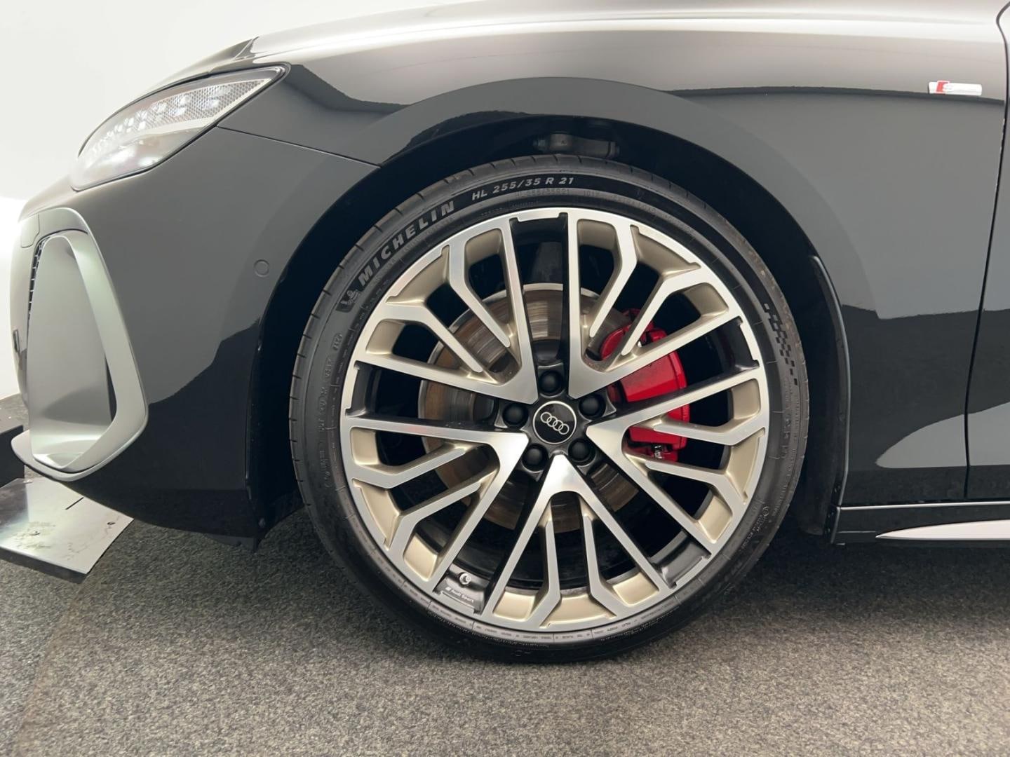 Bild über Audi A6 Avant TDI quattro 220 kW S tronic - für weitere Informationen kontaktieren Sie den Audi Partner