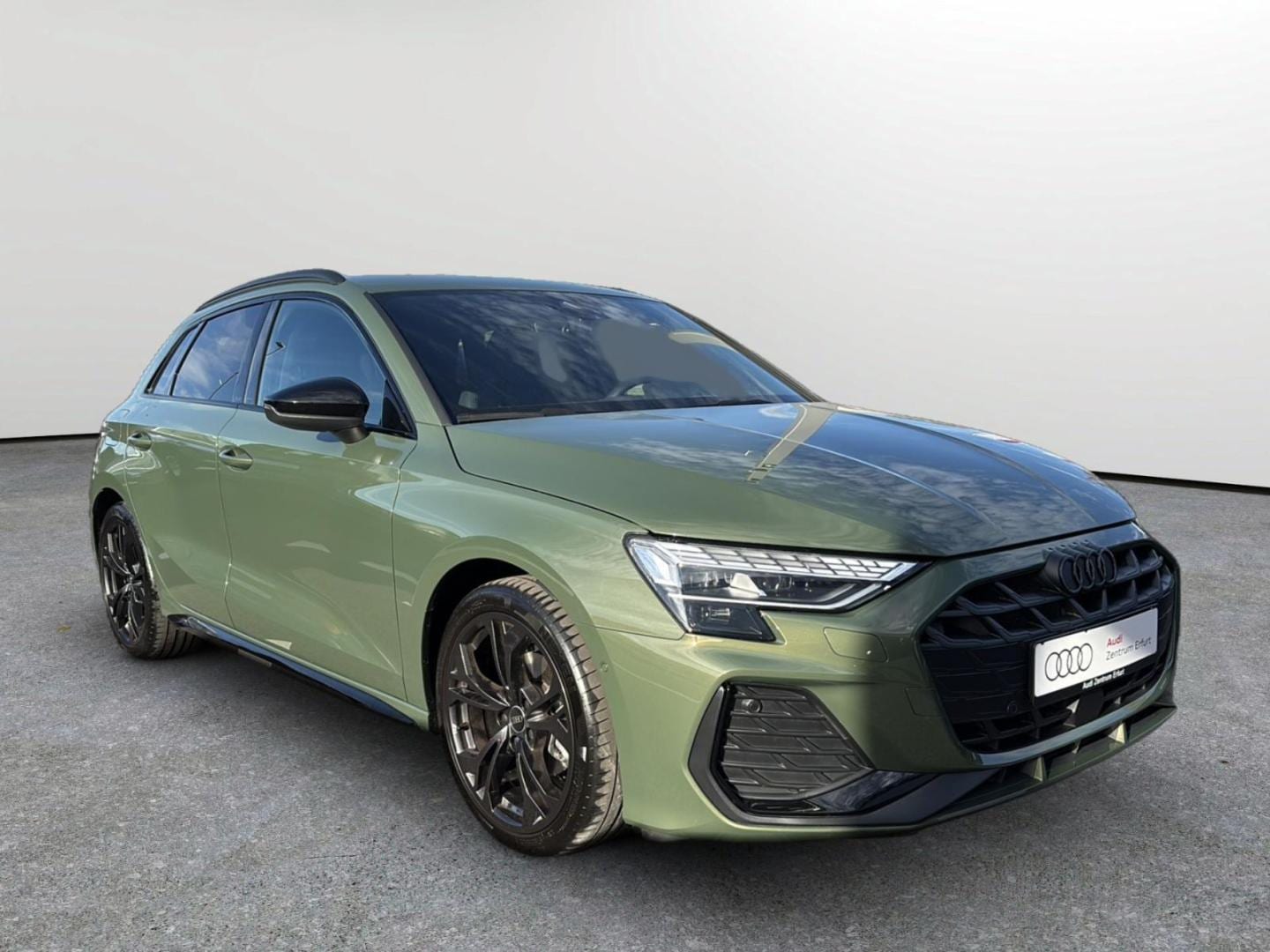 Bild über Audi A3 Sportback S line 35 TFSI S tronic - für weitere Informationen kontaktieren Sie den Audi Partner