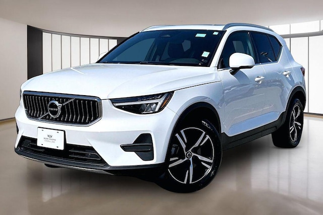 2025 Volvo XC40