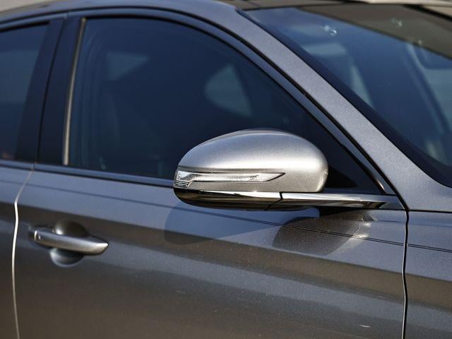 2023 Genesis G70