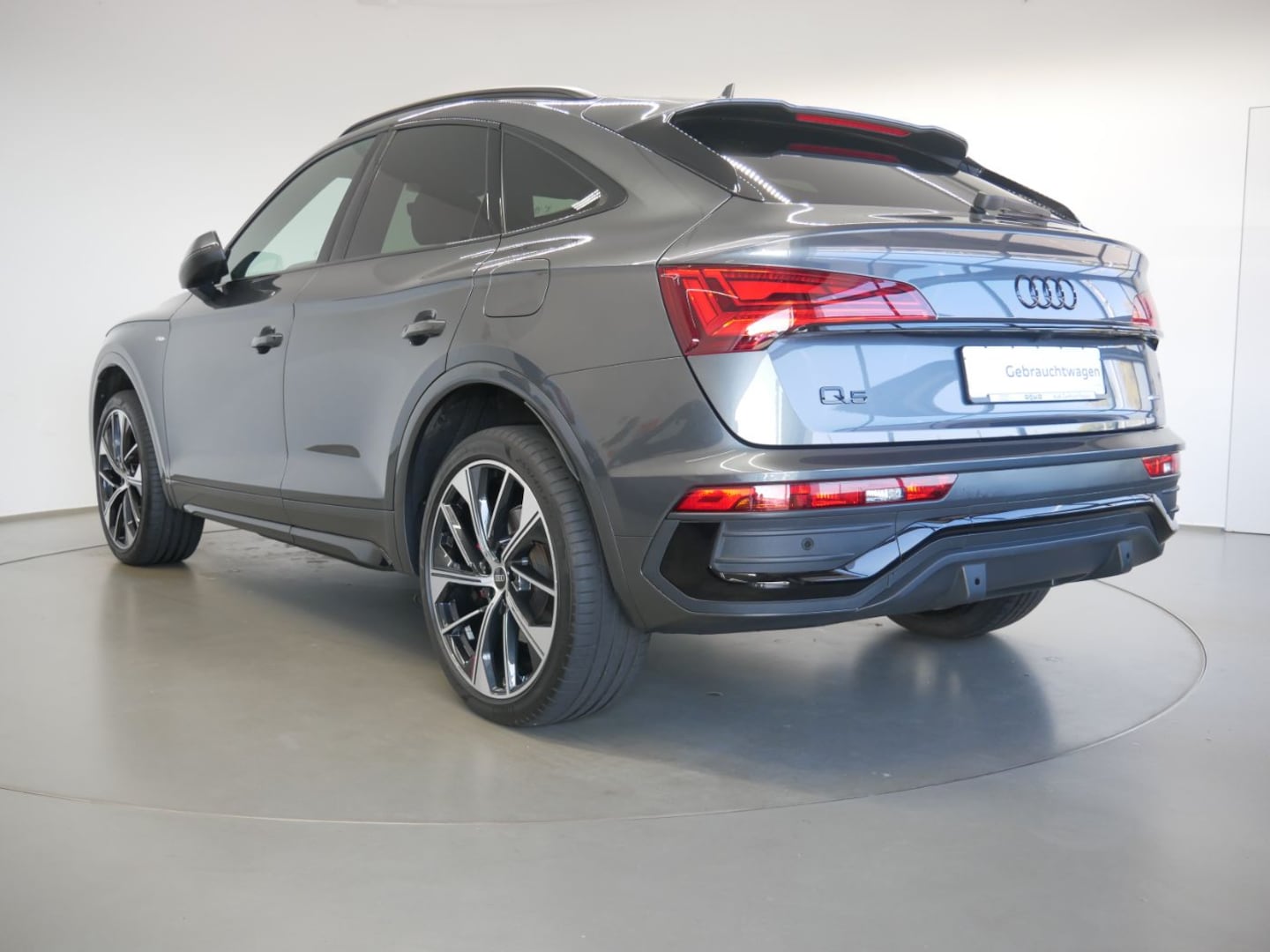 Bild über Audi Q5 Sportback TFSI e S line 55 TFSI e quattro S tronic - für weitere Informationen kontaktieren Sie den Audi Partner