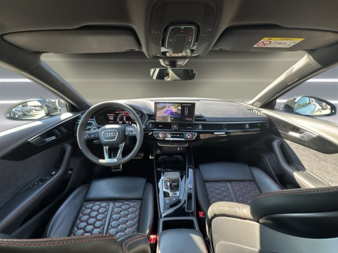 Bild über Audi RS 4 Avant TFSI quattro tiptronic - für weitere Informationen kontaktieren Sie den Audi Partner
