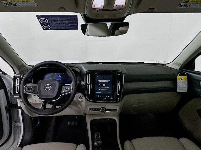 2026 Volvo XC40
