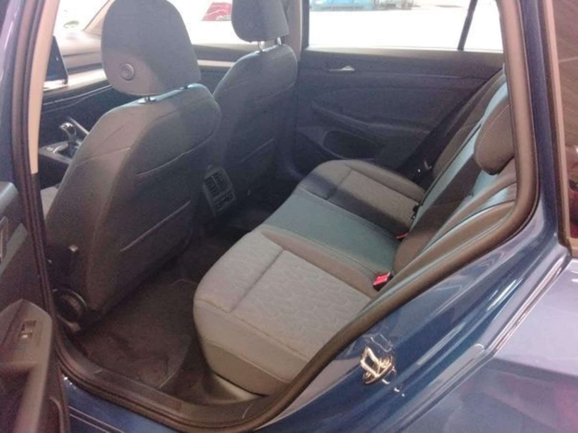 Volkswagen Golf Variant Life
