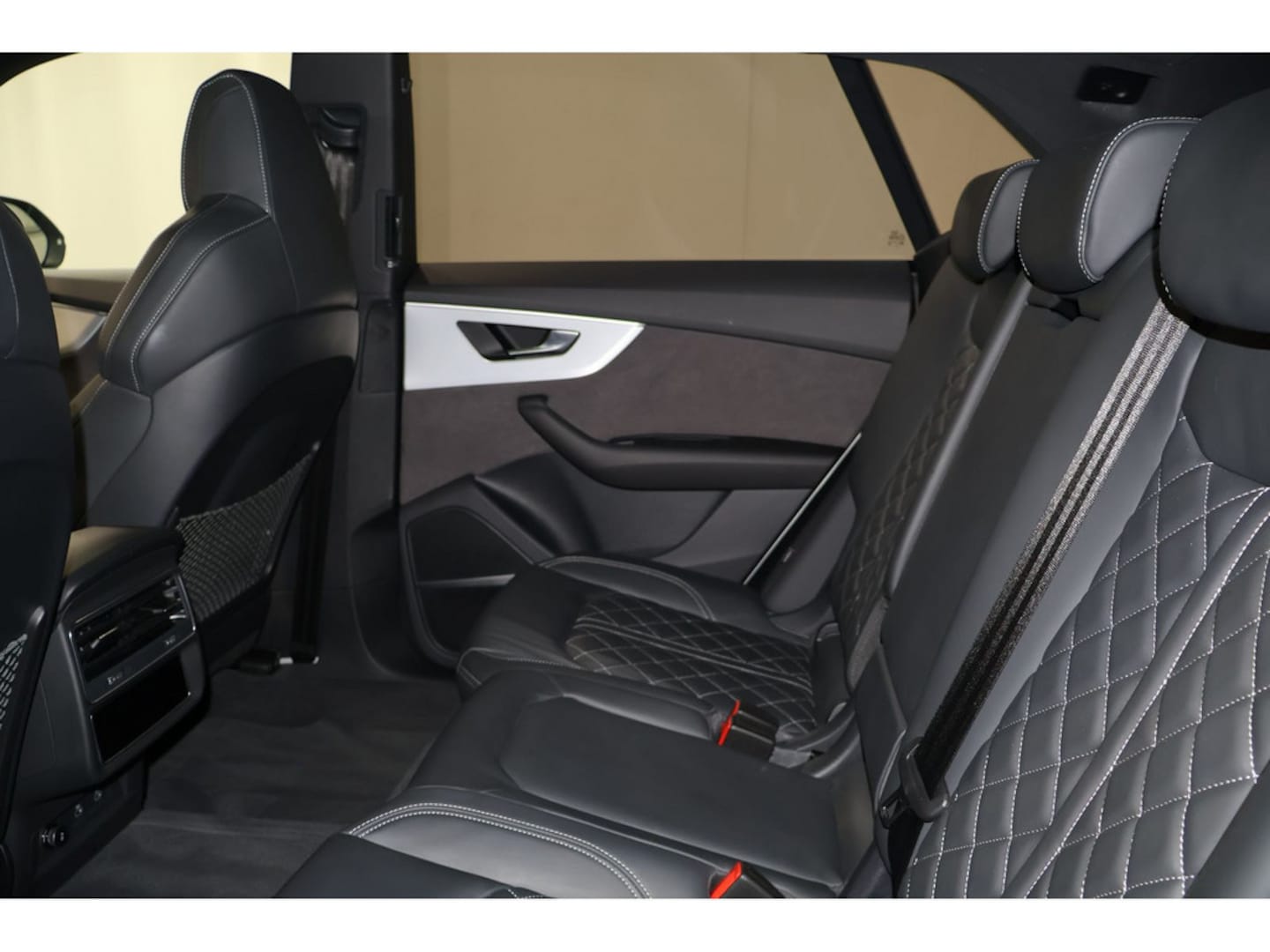 Bild über Audi Q8 SUV 50 TDI quattro tiptronic - für weitere Informationen kontaktieren Sie den Audi Partner