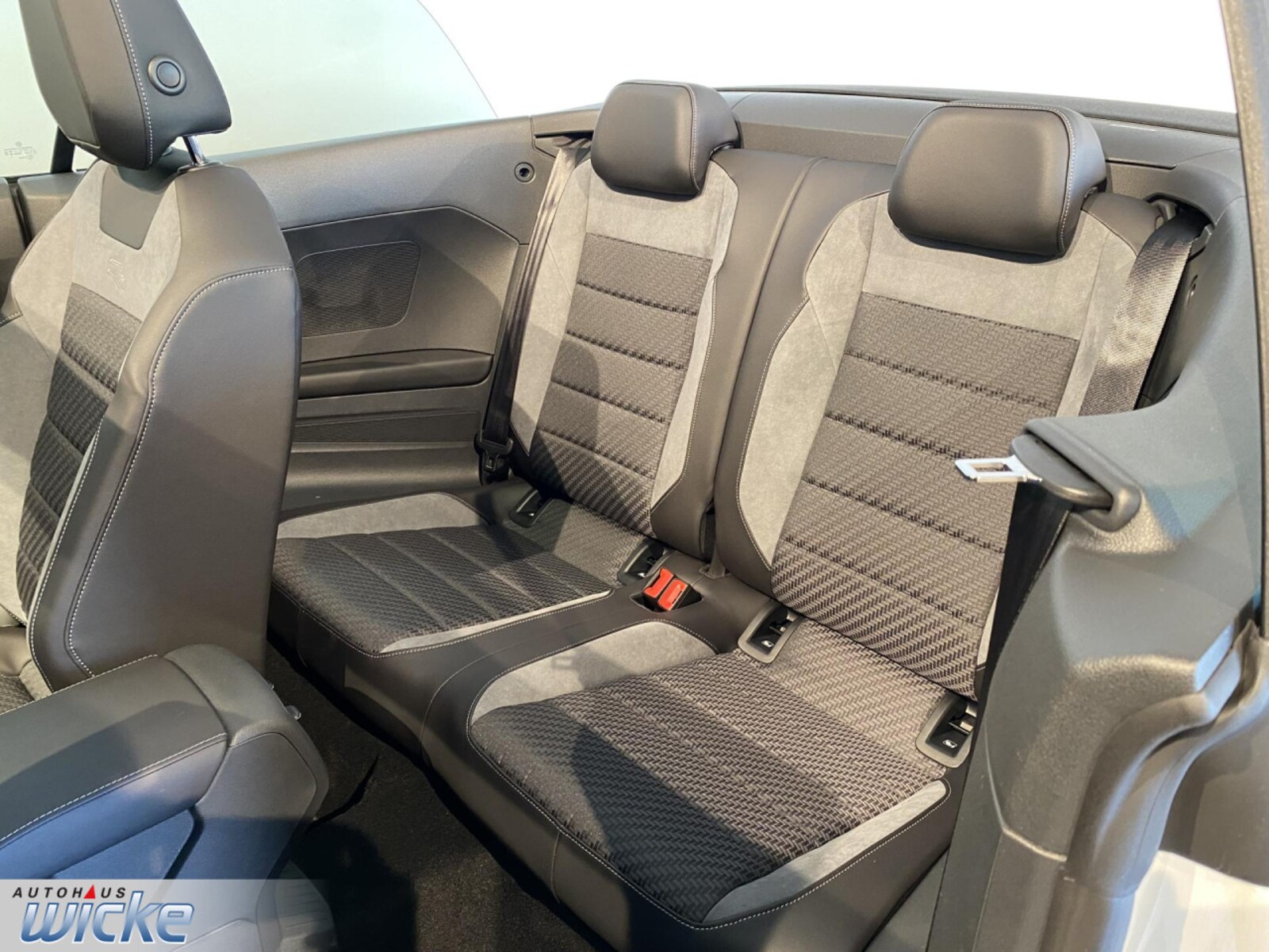 Volkswagen T-Roc Cabriolet – Bild 14