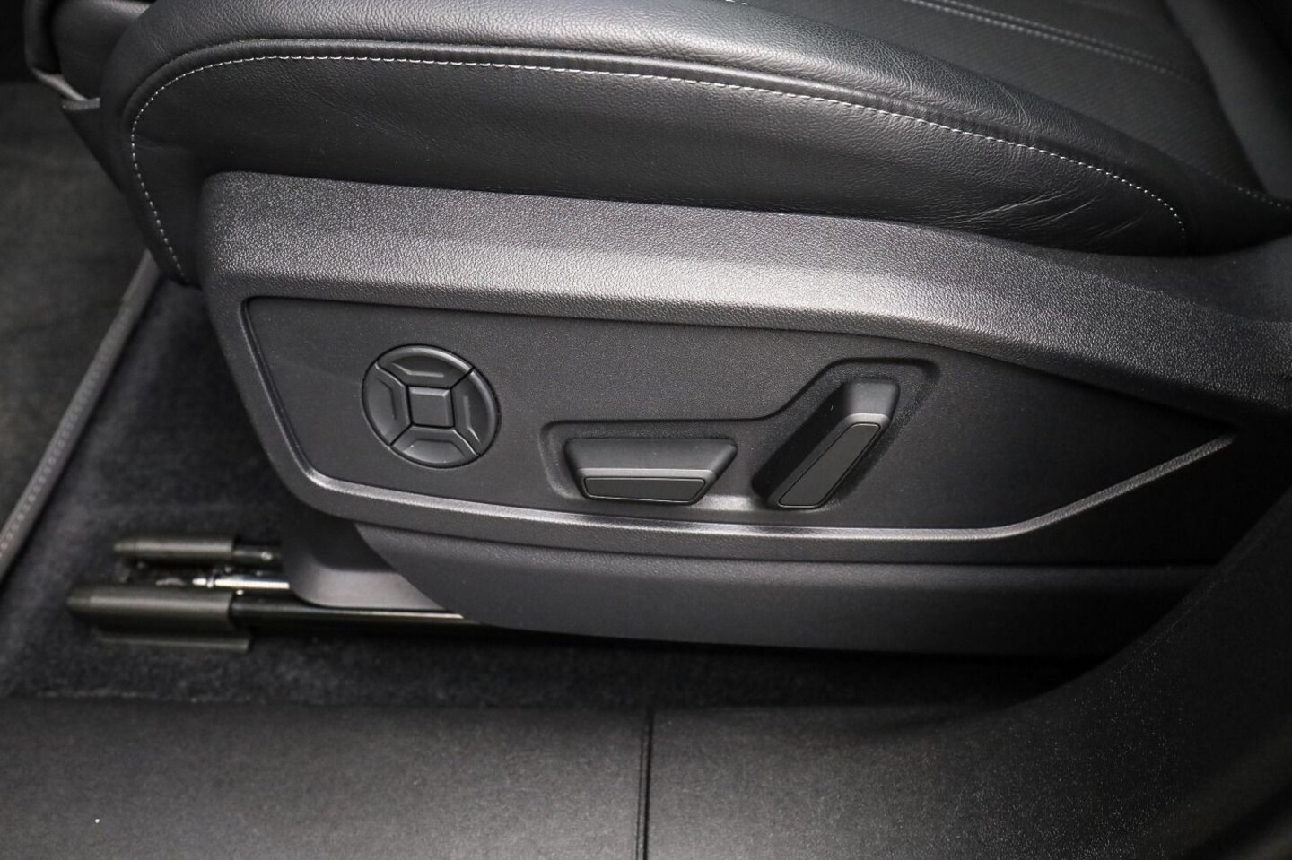 Bild über Audi Q5 SUV TFSI 150 kW S tronic - für weitere Informationen kontaktieren Sie den Audi Partner