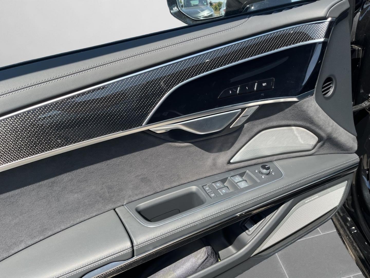 Bild über Audi S8 TFSI quattro tiptronic - für weitere Informationen kontaktieren Sie den Audi Partner