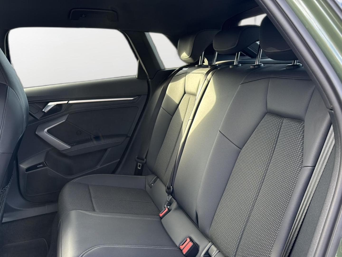 Bild über Audi A3 Sportback S line 35 TFSI S tronic - für weitere Informationen kontaktieren Sie den Audi Partner