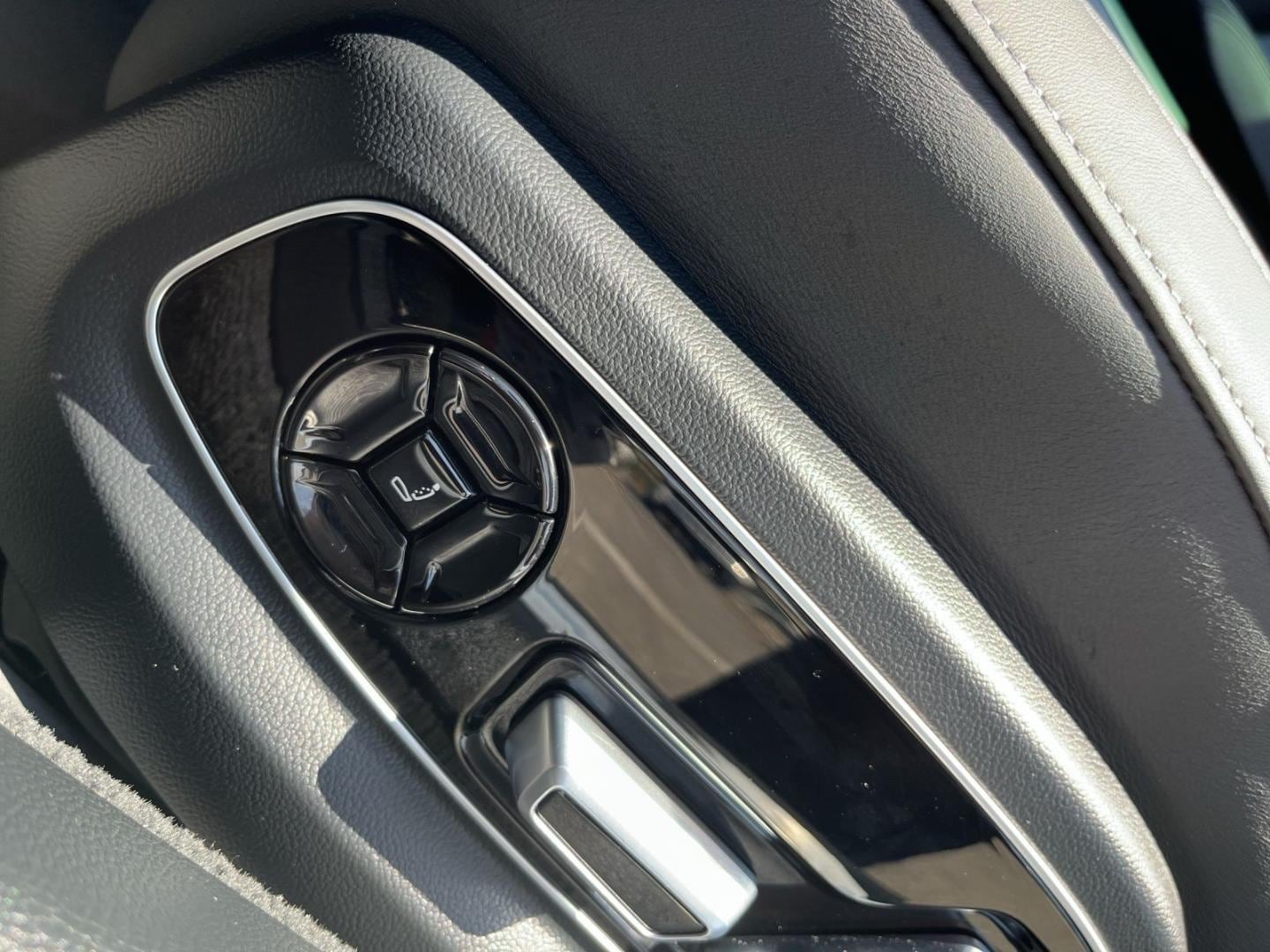Bild über Audi S8 TFSI quattro tiptronic - für weitere Informationen kontaktieren Sie den Audi Partner