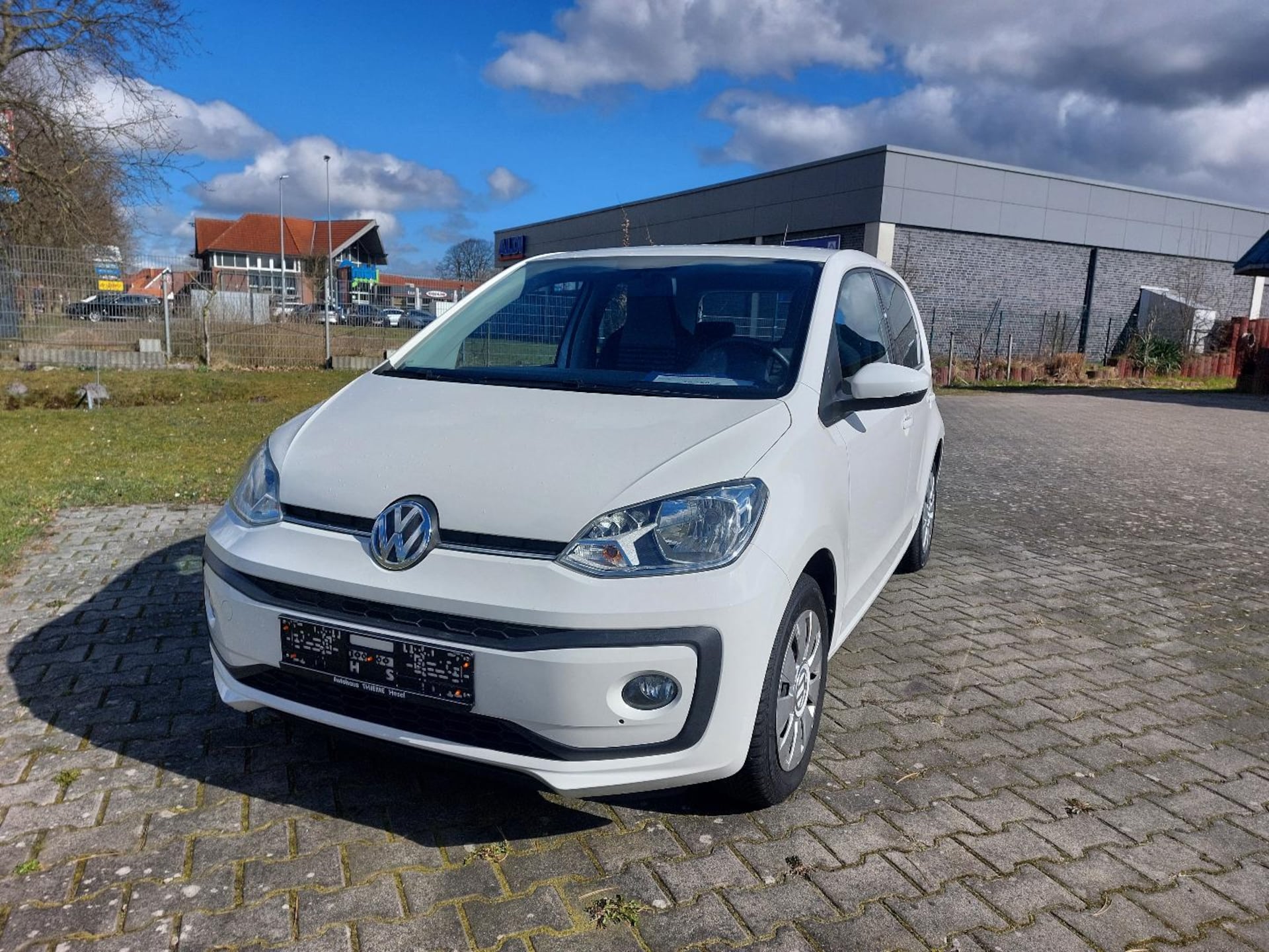 Volkswagen up! move up!
