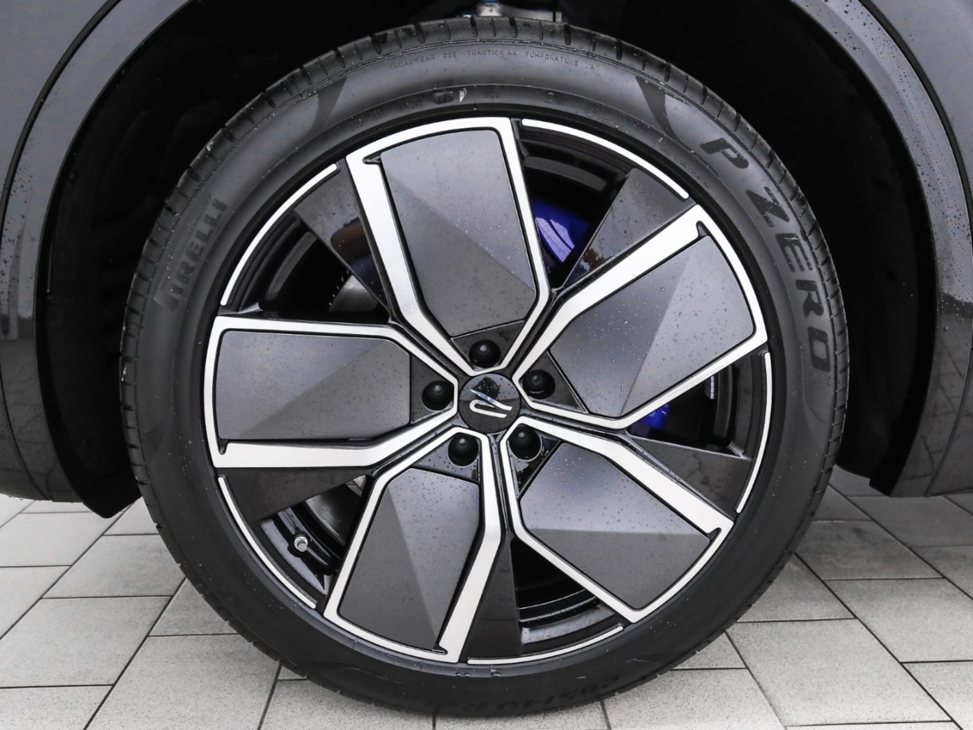 Volkswagen Touareg R