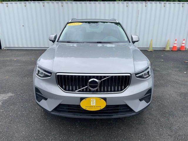 2025 Volvo XC40