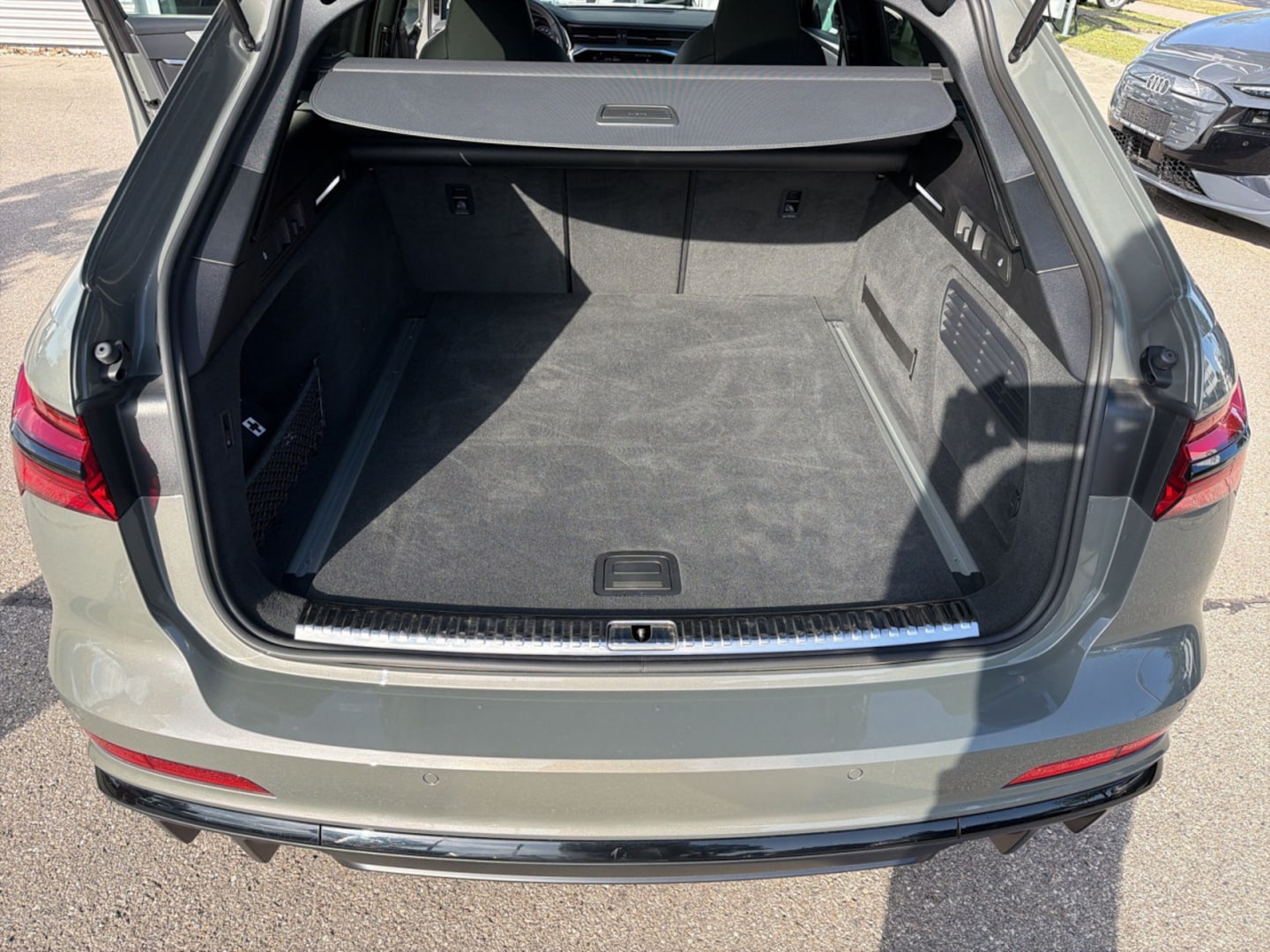 Bild über Audi S6 Avant TDI quattro tiptronic - für weitere Informationen kontaktieren Sie den Audi Partner